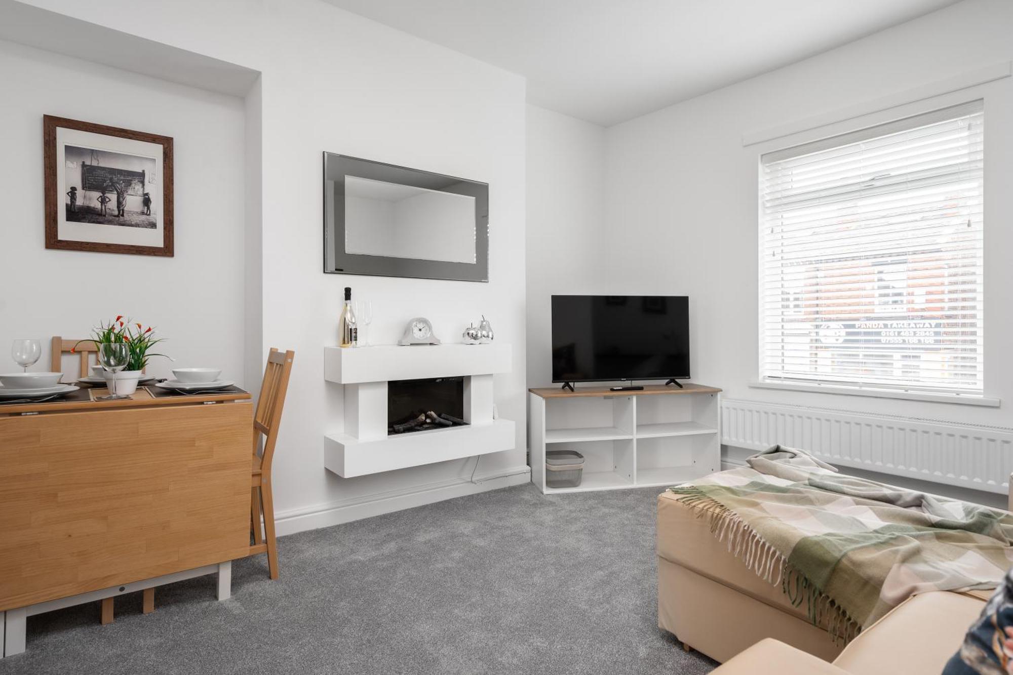 Buxton Apartment - 1 Bed, Free Parking, Wi-Fi Hazel Grove Buitenkant foto