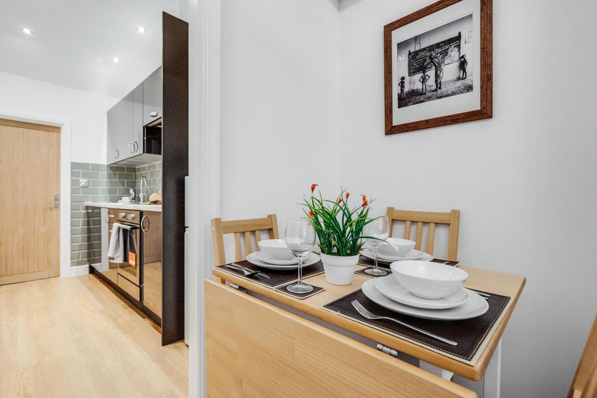 Buxton Apartment - 1 Bed, Free Parking, Wi-Fi Hazel Grove Buitenkant foto