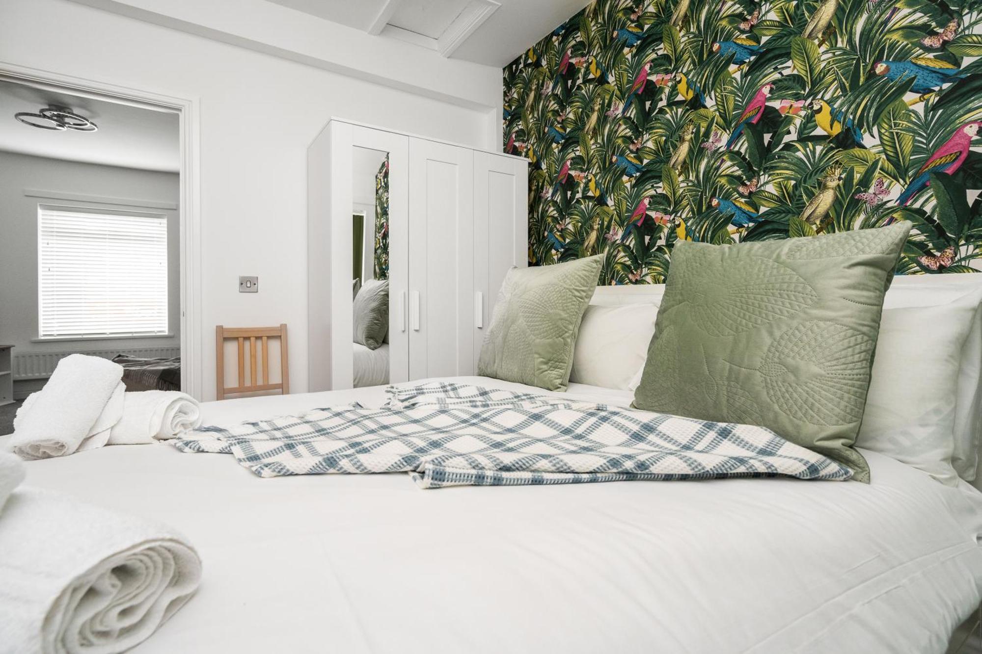 Buxton Apartment - 1 Bed, Free Parking, Wi-Fi Hazel Grove Buitenkant foto