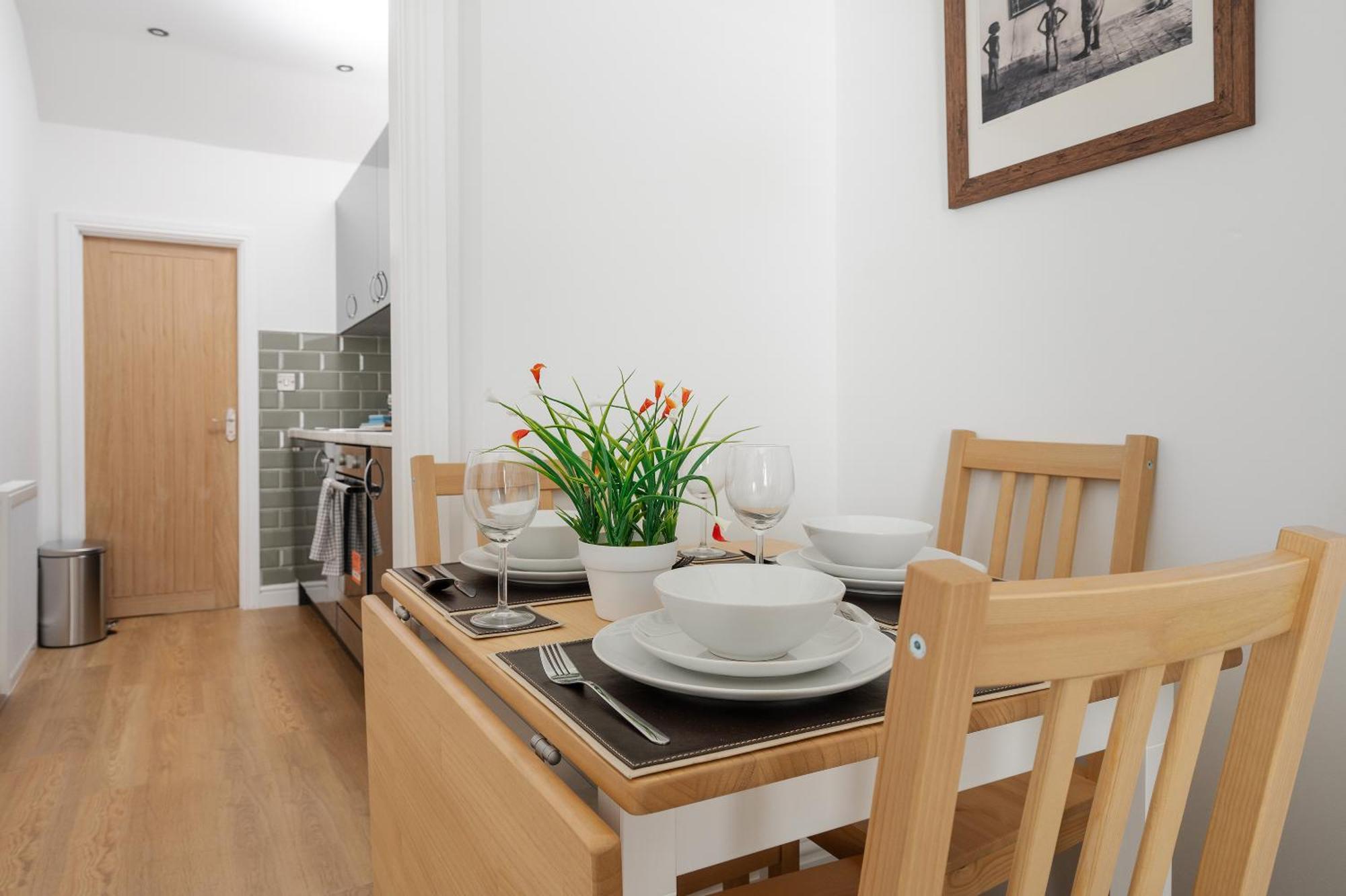 Buxton Apartment - 1 Bed, Free Parking, Wi-Fi Hazel Grove Buitenkant foto